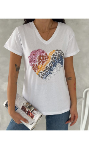 Kalp Desenli V-Yaka T-Shirt