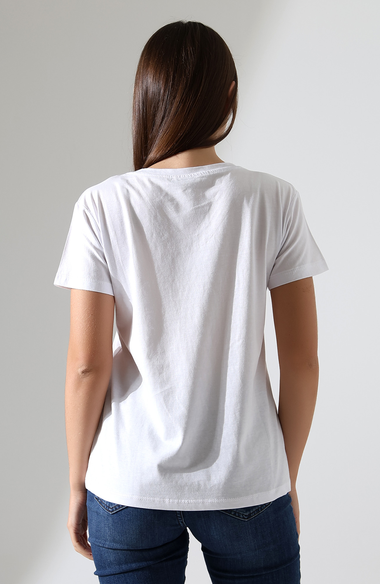 Kuğu Desenli V-Yaka T-Shirt Kuğu Desenli V-Yaka T-Shirt