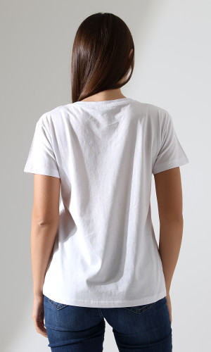 Kuğu Desenli V-Yaka T-Shirt
