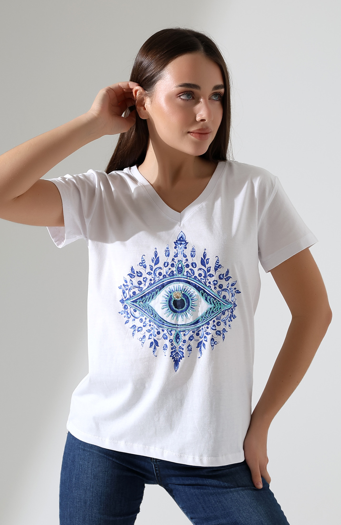 Mavi Göz Desenli V-Yaka T-Shirt Mavi Göz Desenli V-Yaka T-Shirt