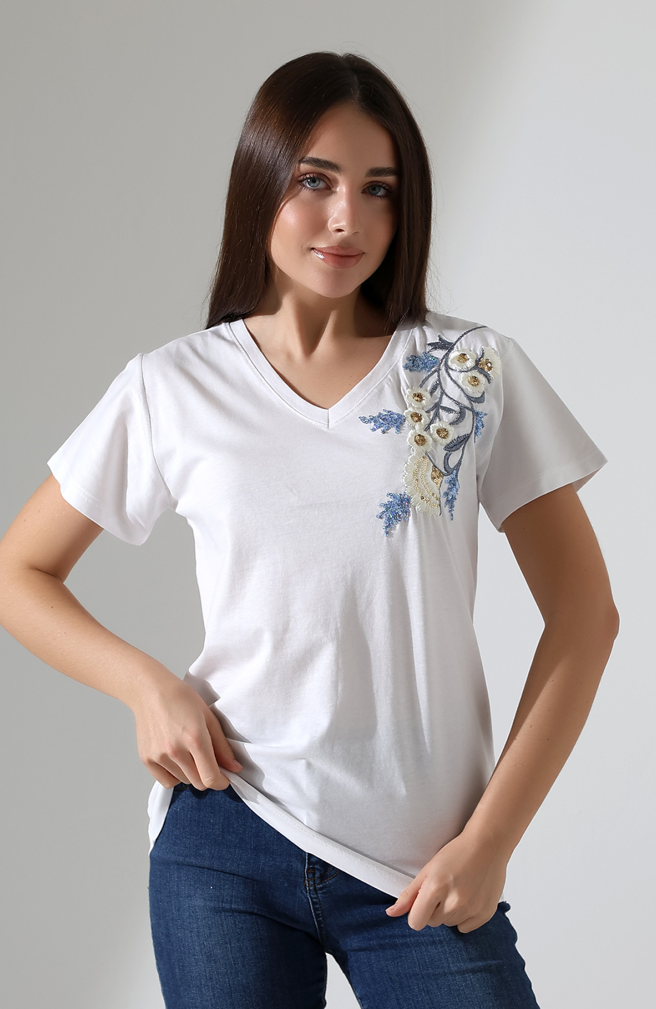 Papatya Desenli V-Yaka T-Shirt Papatya Desenli V-Yaka T-Shirt