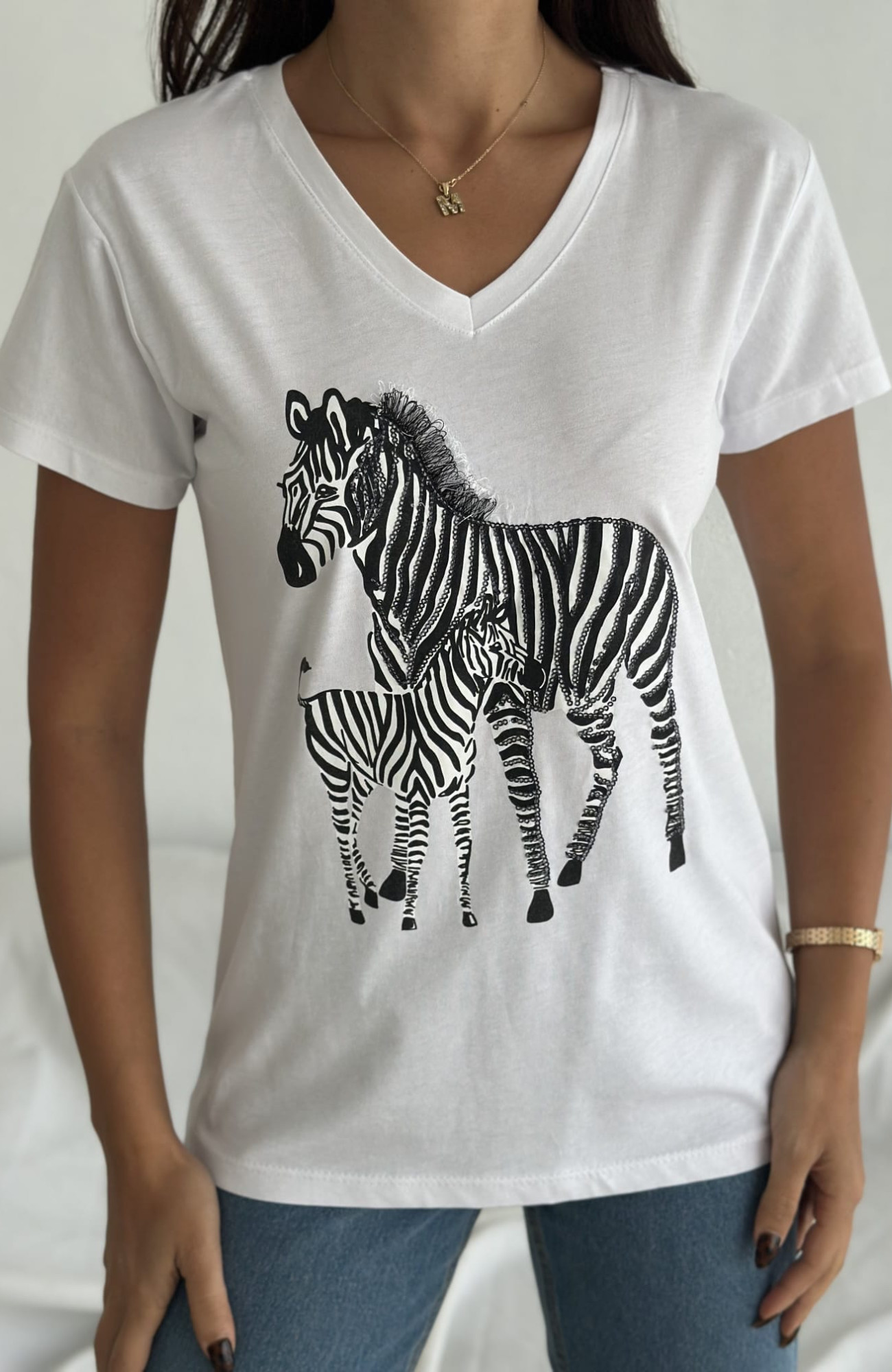 Beyaz Zebra Desenli V-Yaka T-Shirt Beyaz Zebra Desenli V-Yaka T-Shirt