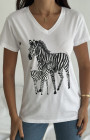 Beyaz Zebra Desenli V-Yaka T-Shirt Beyaz Zebra Desenli V-Yaka T-Shirt